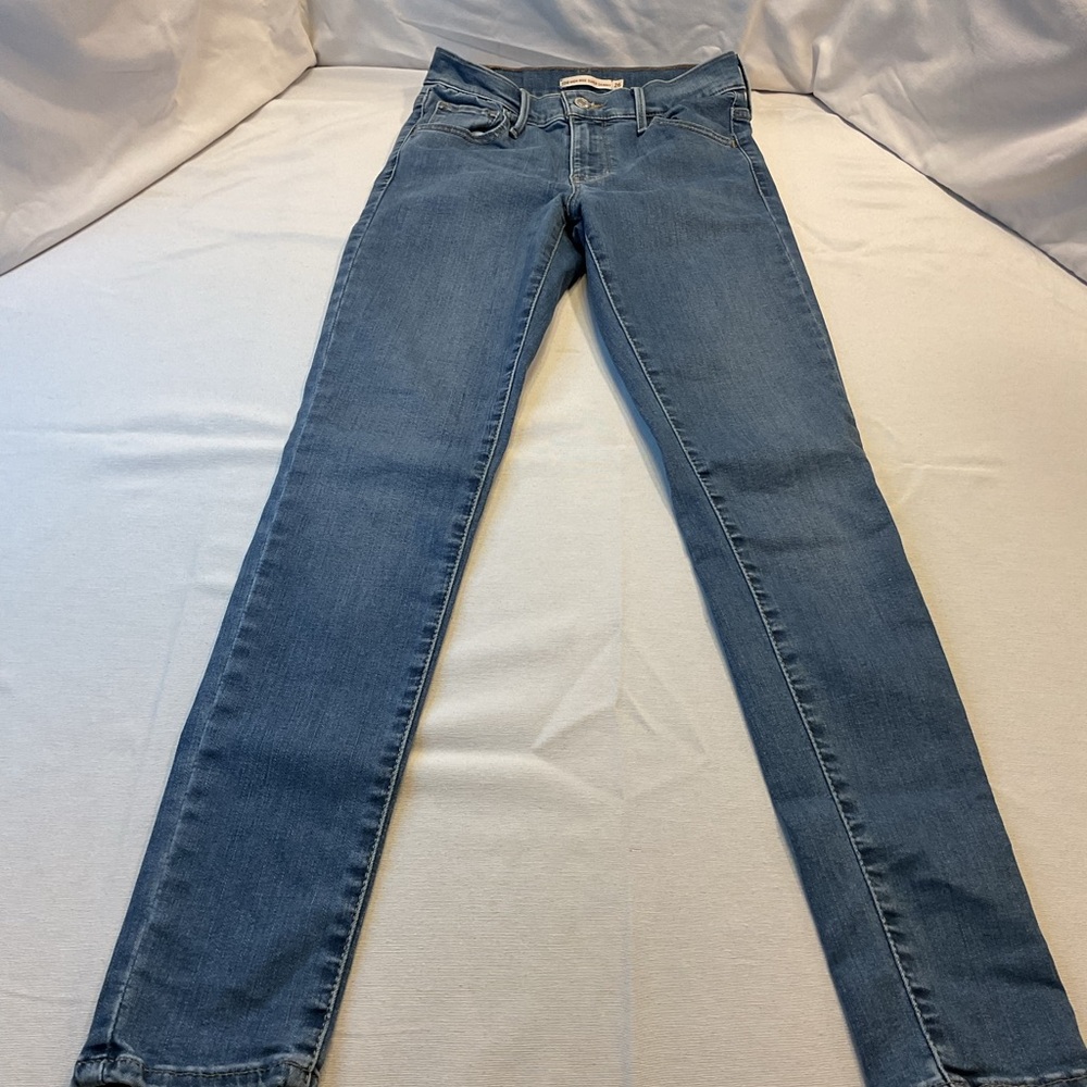 Levi's 720 Women's Jeans Blue, High Rise, Super‎ Skinny, Medium Wash, Size 26